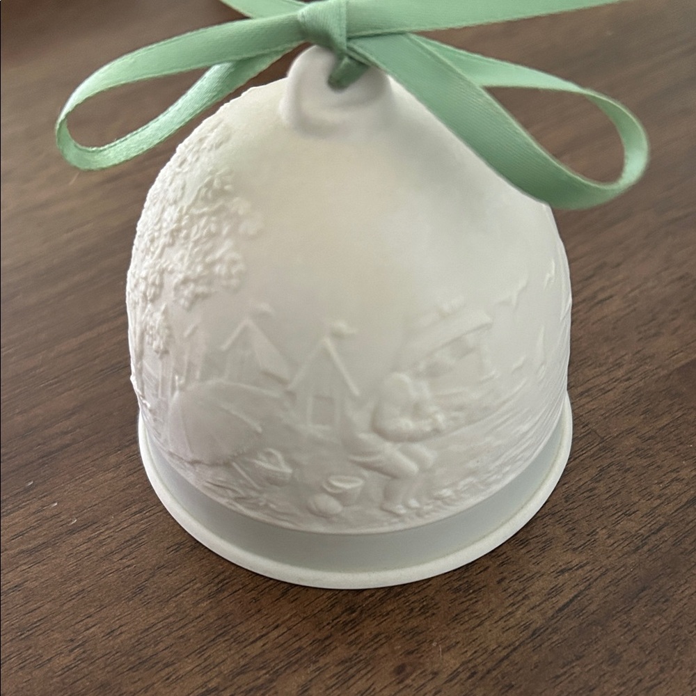 Lladro Ceramic Collectors Series Bell Summer